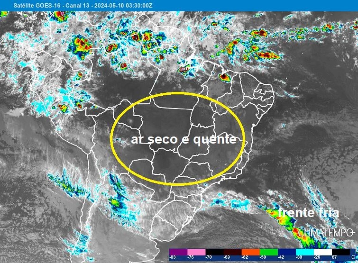 Situação meteorológica em 10/5/24: Massa ar quente predomina sobre o Brasil ; frente fria se afasta do litoral de SP; novas áreas de instabilidade crescem no RS; ZCIT atua na costa norte do BR